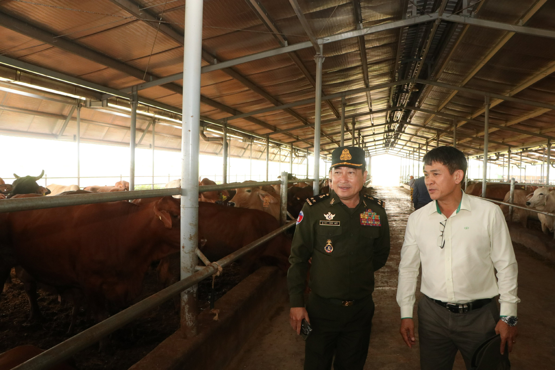 Royal Cambodian Armed Forces delegation visits Snoul and Kounmom complexes