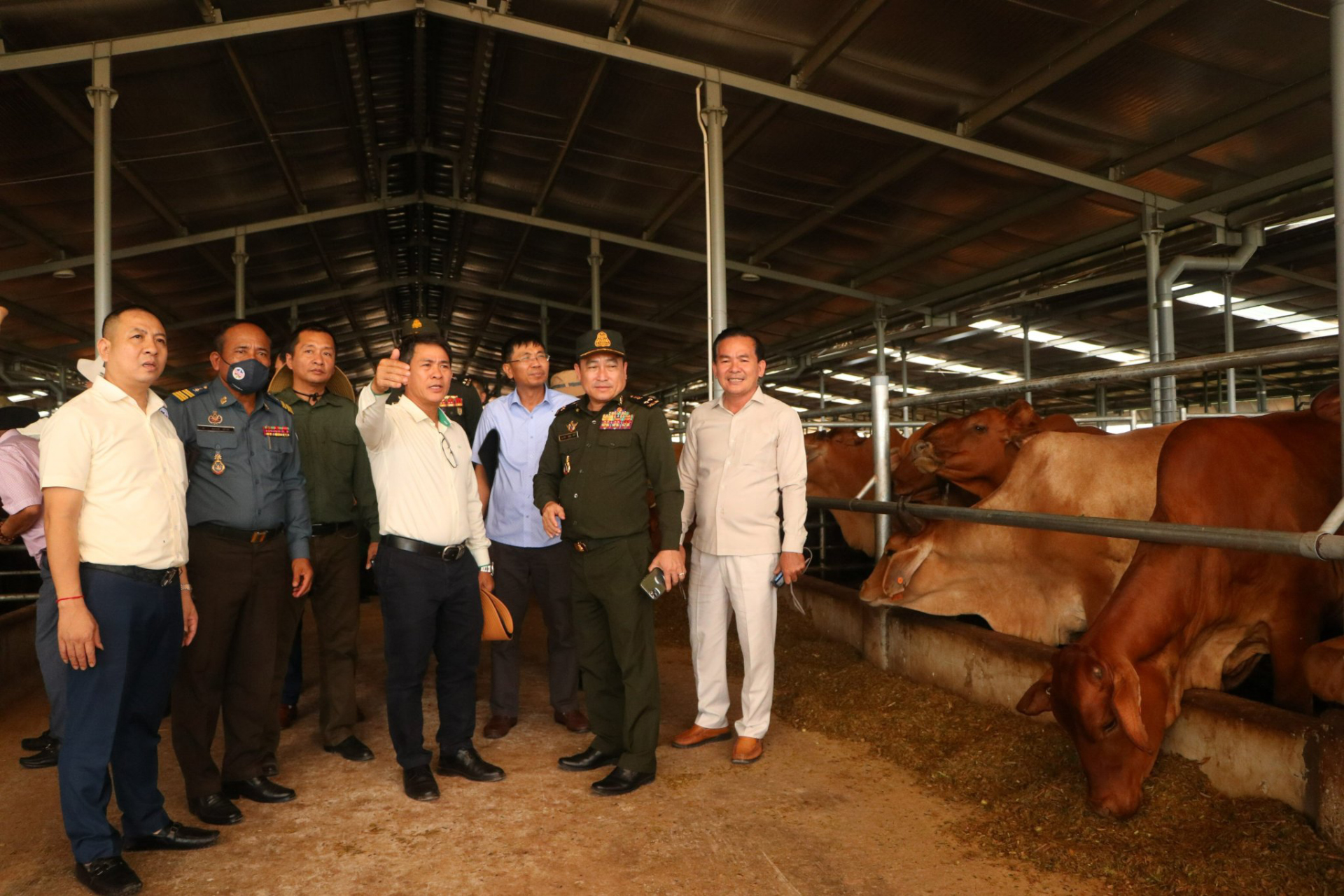 Royal Cambodian Armed Forces delegation visits Snoul and Kounmom complexes