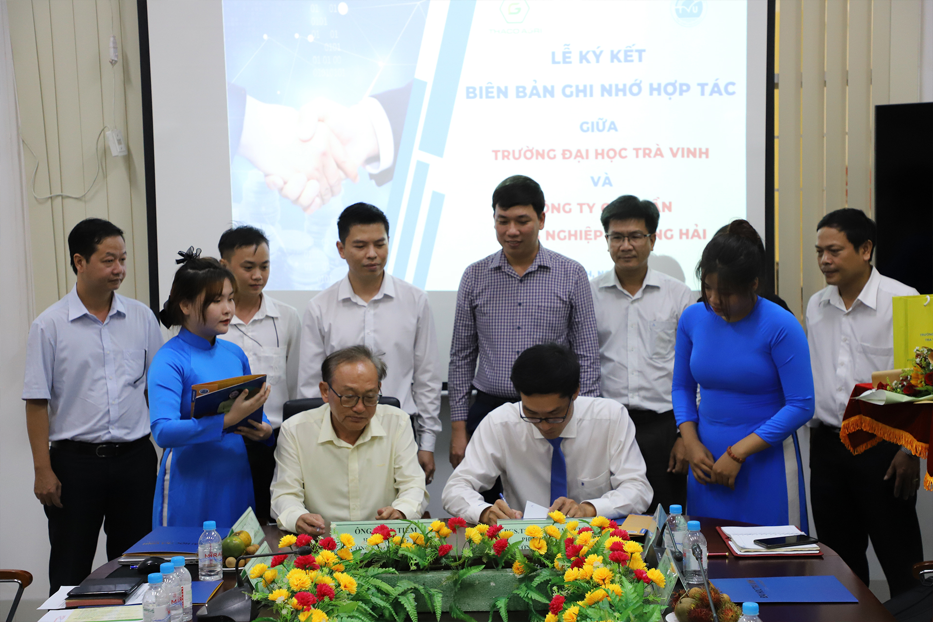 THACO AGRI and Tra Vinh University sign MOU on recruitment and training cooperation