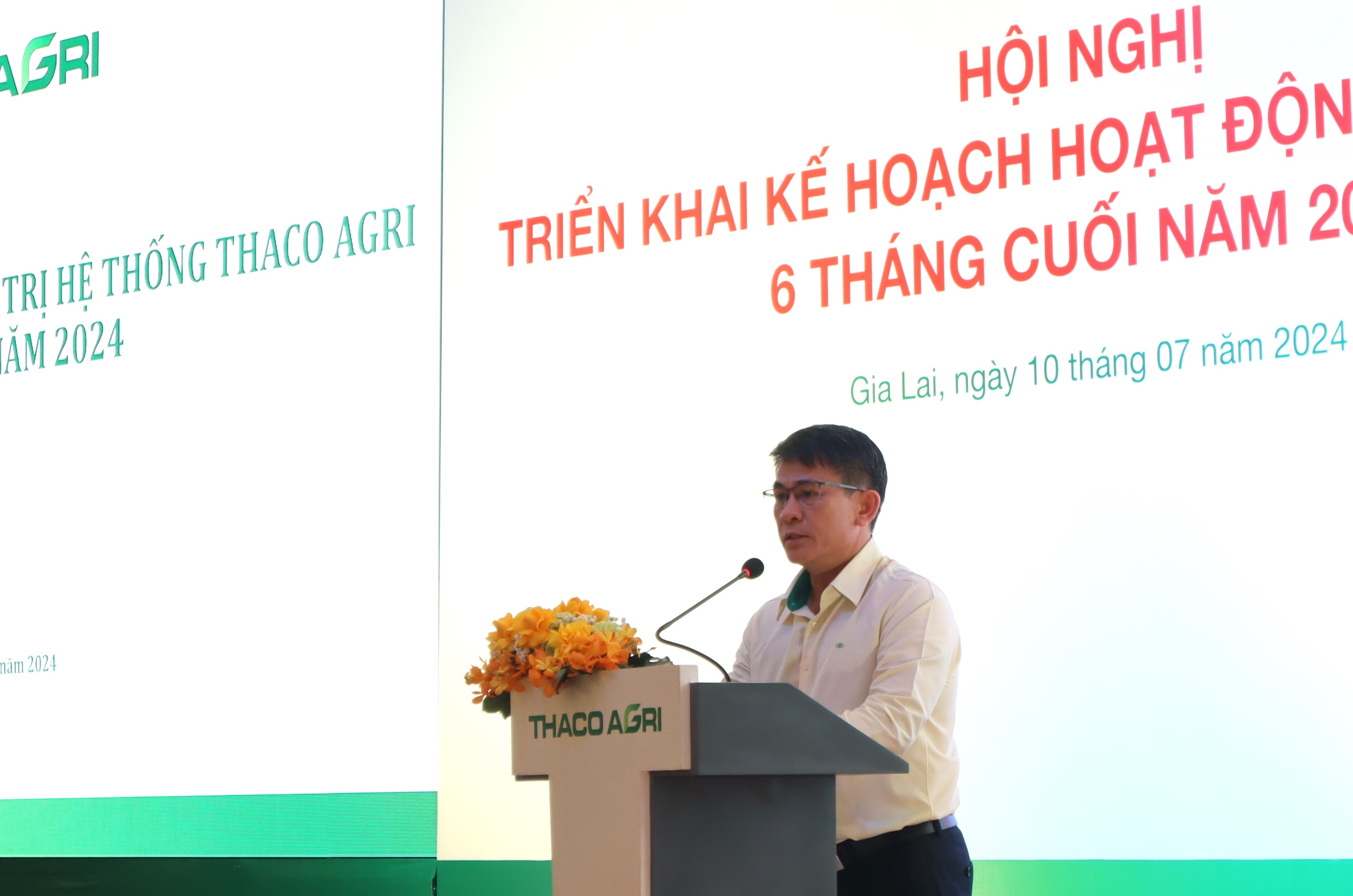 Mr. Tran Bao Son, THACO AGRI President is delivering his presentation at the conference