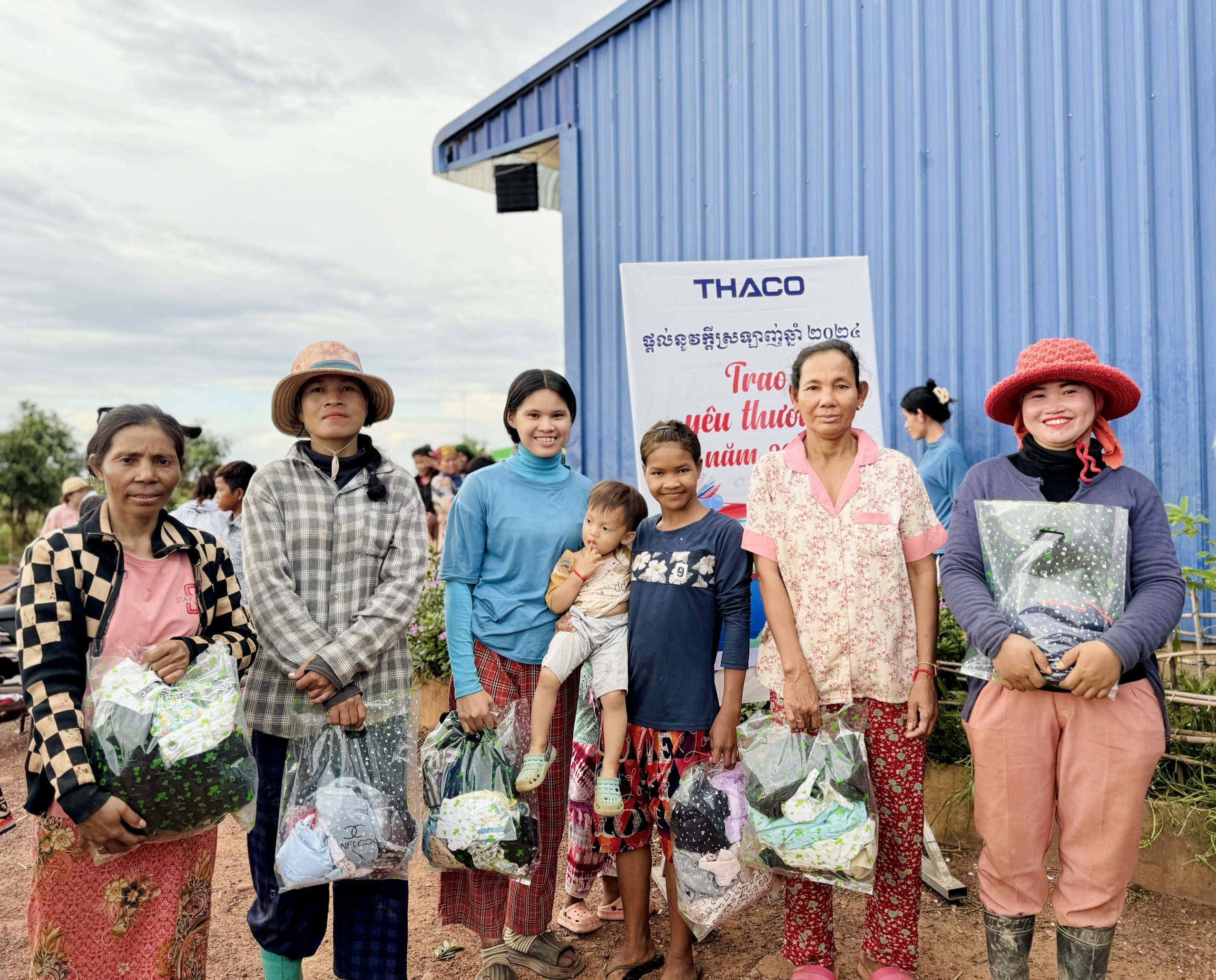 Snuol Complex gives clothing to Cambodian workers