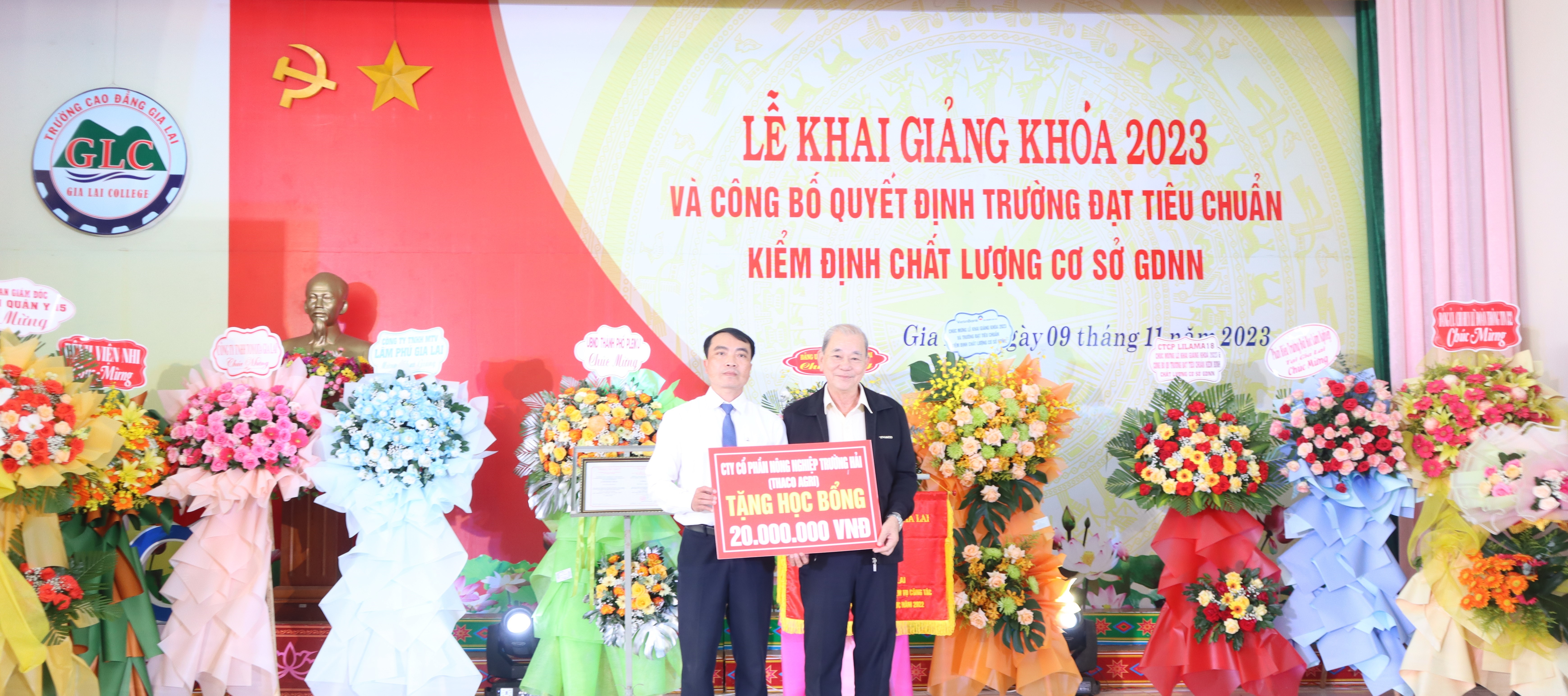 Banner truyền thông