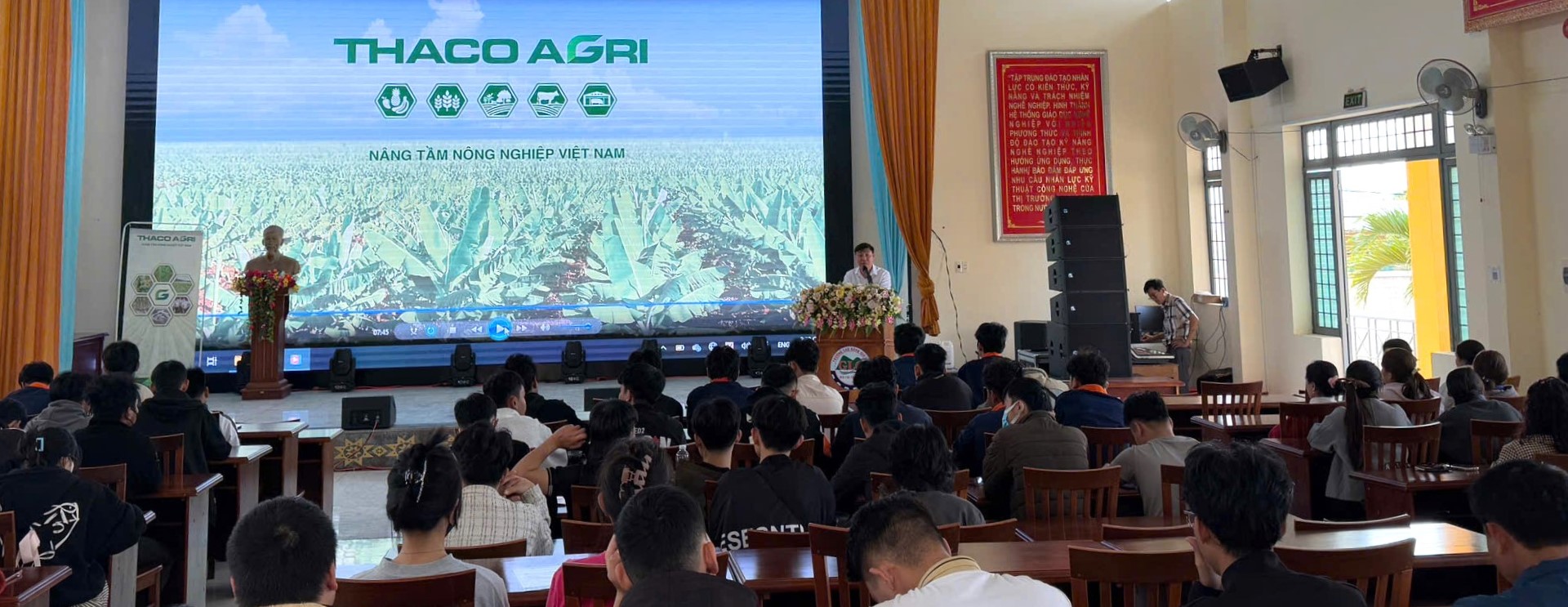 Banner truyền thông