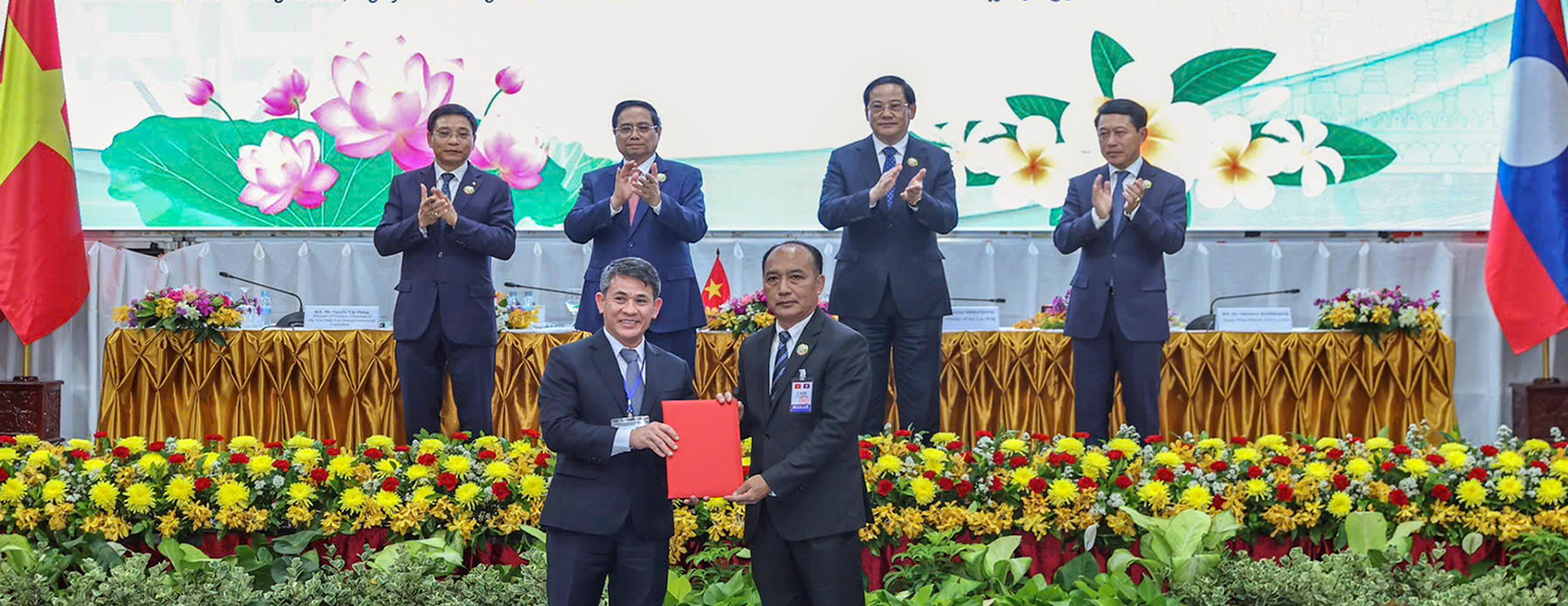 Ngày 03/12/2025, tại Thủ đô Viêng Chăn (Lào), Thủ tướng Chính phủ Phạm Minh Chính và Thủ tướng Chính...