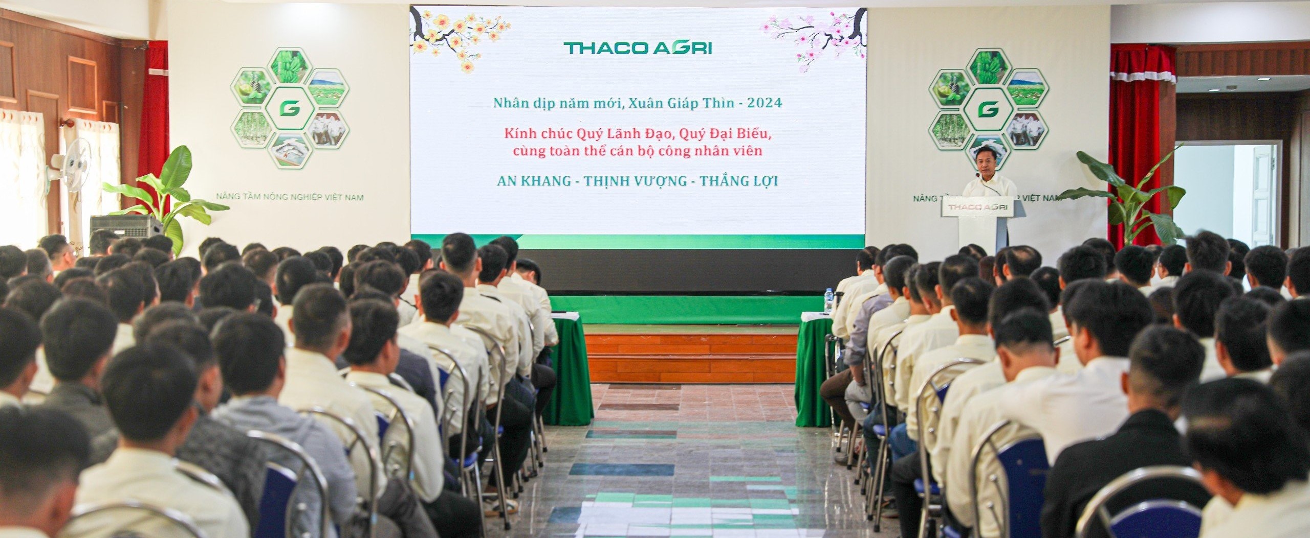 Banner truyền thông