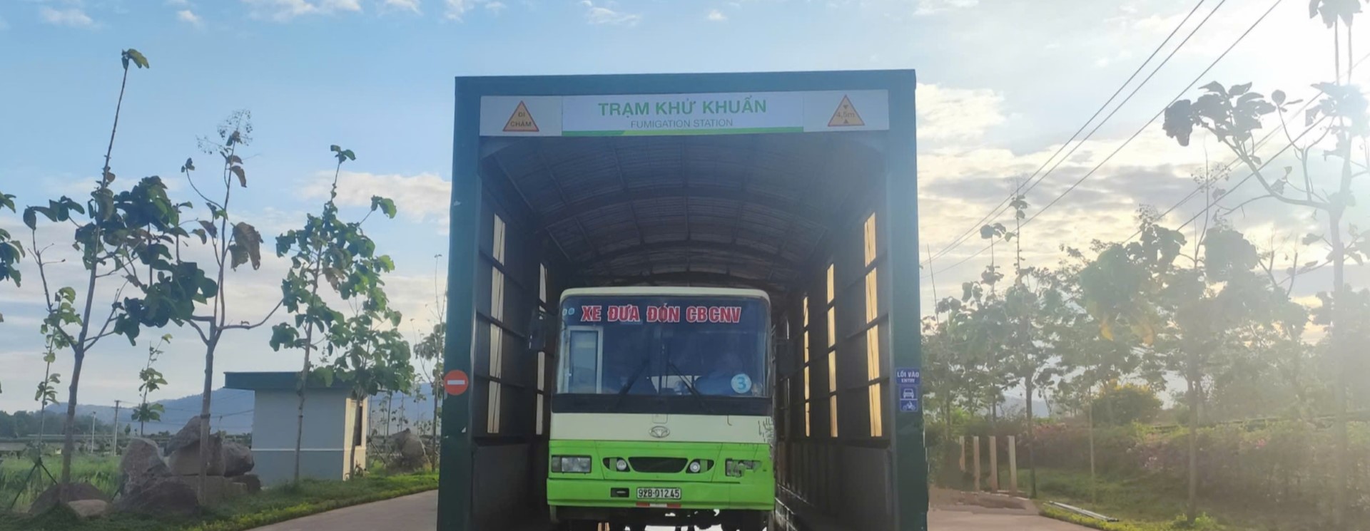 Nhằm nâng cao hiệu quả phòng chống dịch bệnh và đảm bảo môi trường chăn nuôi an toàn, Xí nghiệp Bò I...